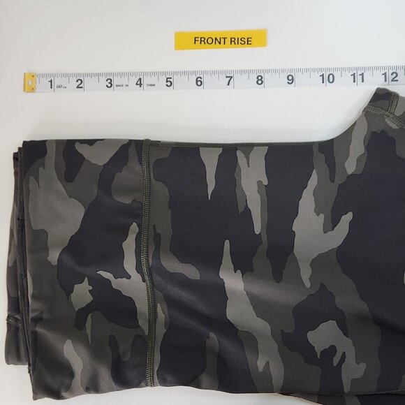 Athleta Ultimate 7/8 Tight Leggings Womens Large L Green Camo Athletic Gym SS07X - Picture 8 of 9